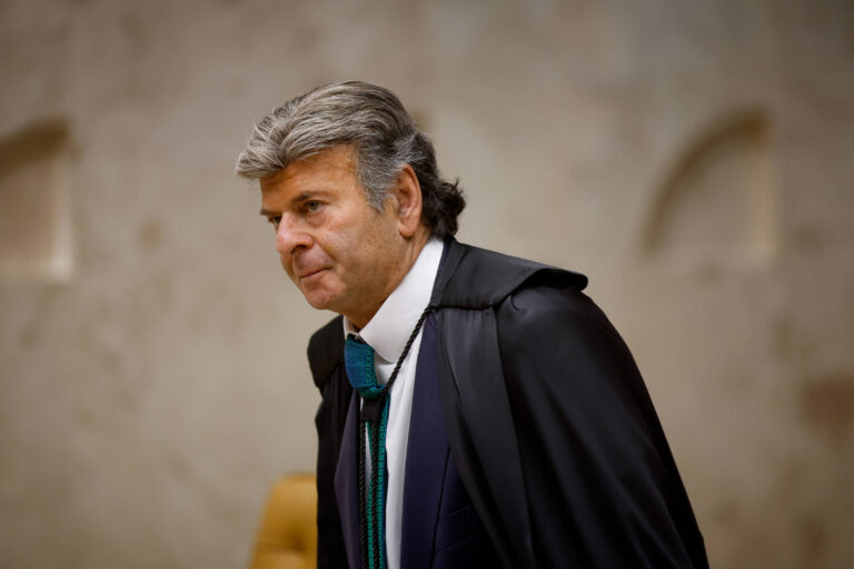 Tamanho de penas do 8/1 divide ministros, e mudança de Fux embaralha plenário