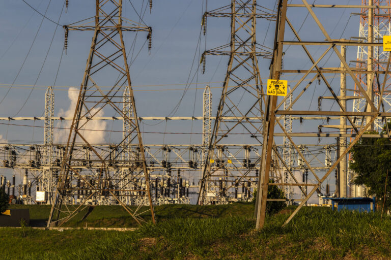 Painel: Governo de SP notifica grandes consumidores para pagarem ICMS sobre tarifas de energia
