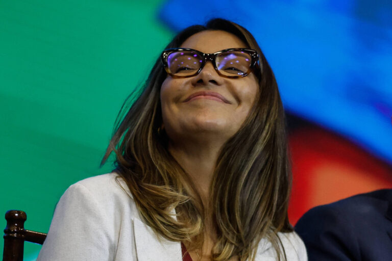 Brasília Hoje: Presidência paga R$ 18 mil em diárias para assessores acompanharem Janja à França