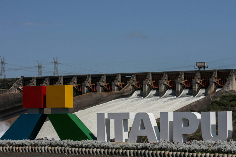 Painel: Deputado do PL busca apoio para criação de CPI de Itaipu