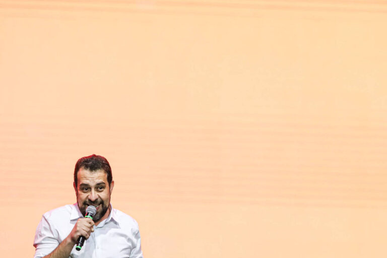 Painel: Propaganda do PSOL faz relação entre golpe de 64 e ataques de 8/1