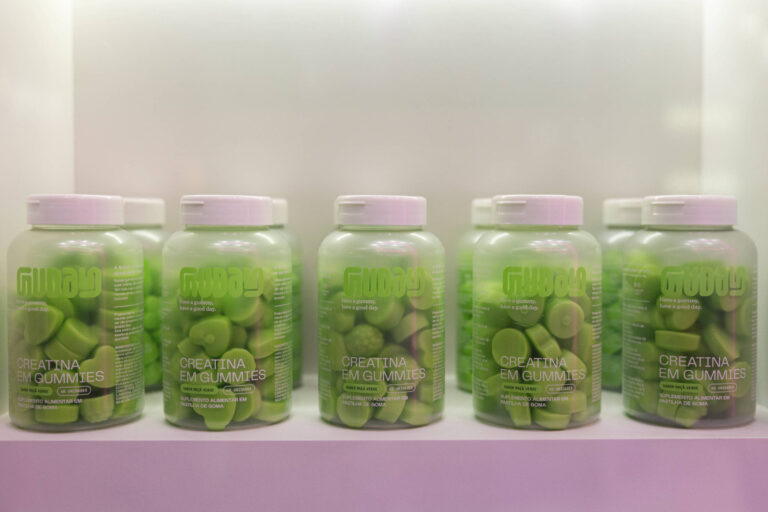 Com bala de creatina e paçoca de proteína, marcas diversificam produtos para 'marombas'