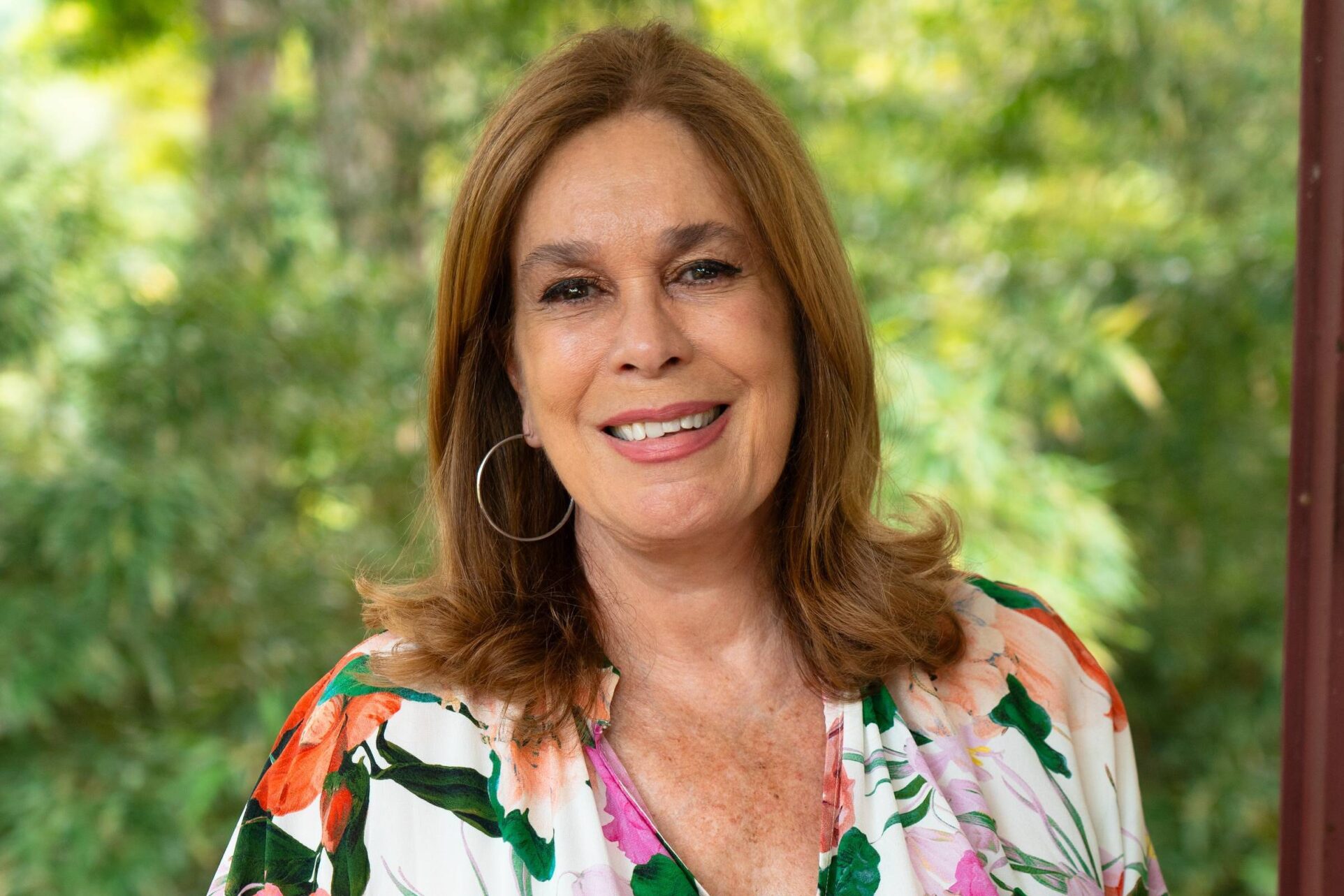 Velho precisa ser feliz e morrer com dignidade, diz Mary del Priore
