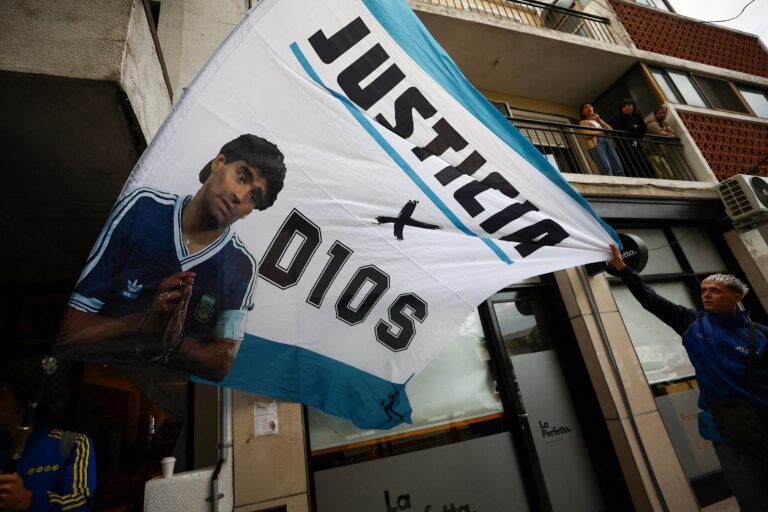 Maradona morreu sem álcool nem 'drogas de abuso' no sangue