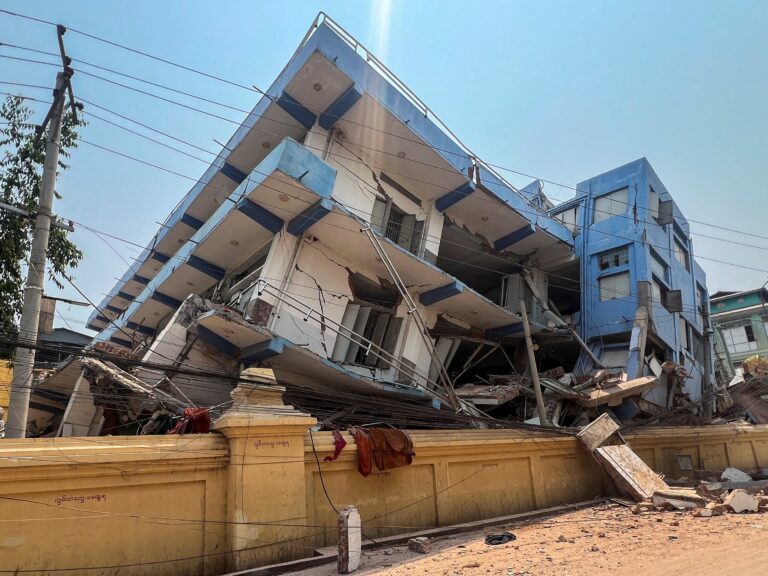 Terremoto em Mianmar: número de mortos chega a 1,7 mil