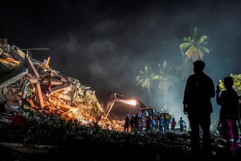 Mulher é resgatada viva dos escombros do terremoto em Mianmar; corrida segue para encontrar mais sobreviventes