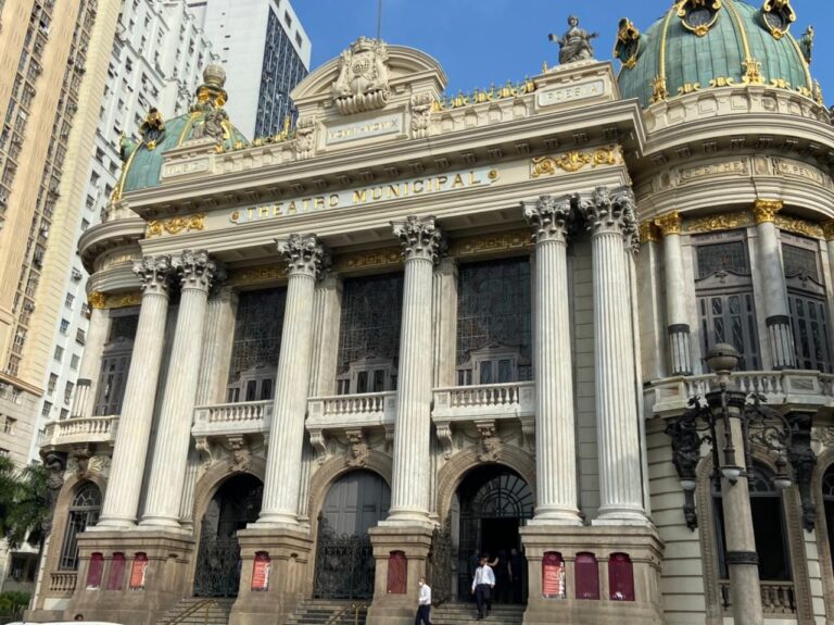 Theatro Municipal do Rio anuncia temporada 2025 com popularização | CNN Brasil