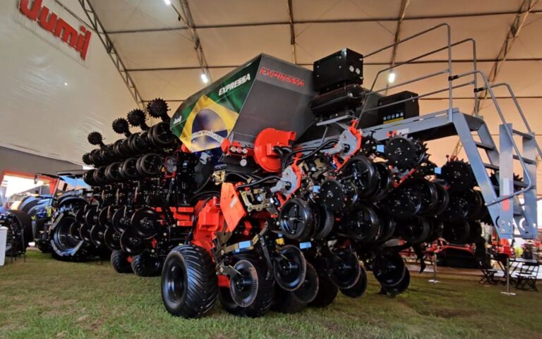Plano Safra: Abimaq sugere R$ 21 bilhões para modernizar máquinas agrícolas, mas vê cenário crítico para obtenção de crédito rural
