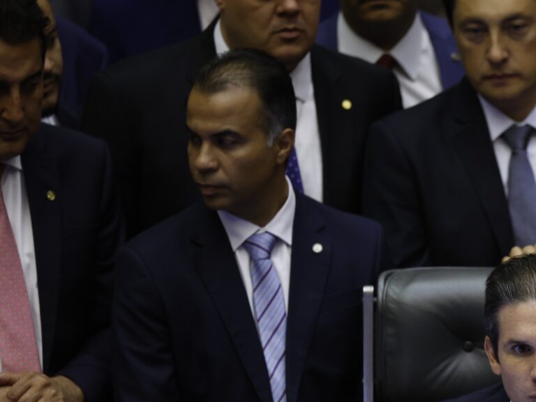 O que faz um deputado federal?