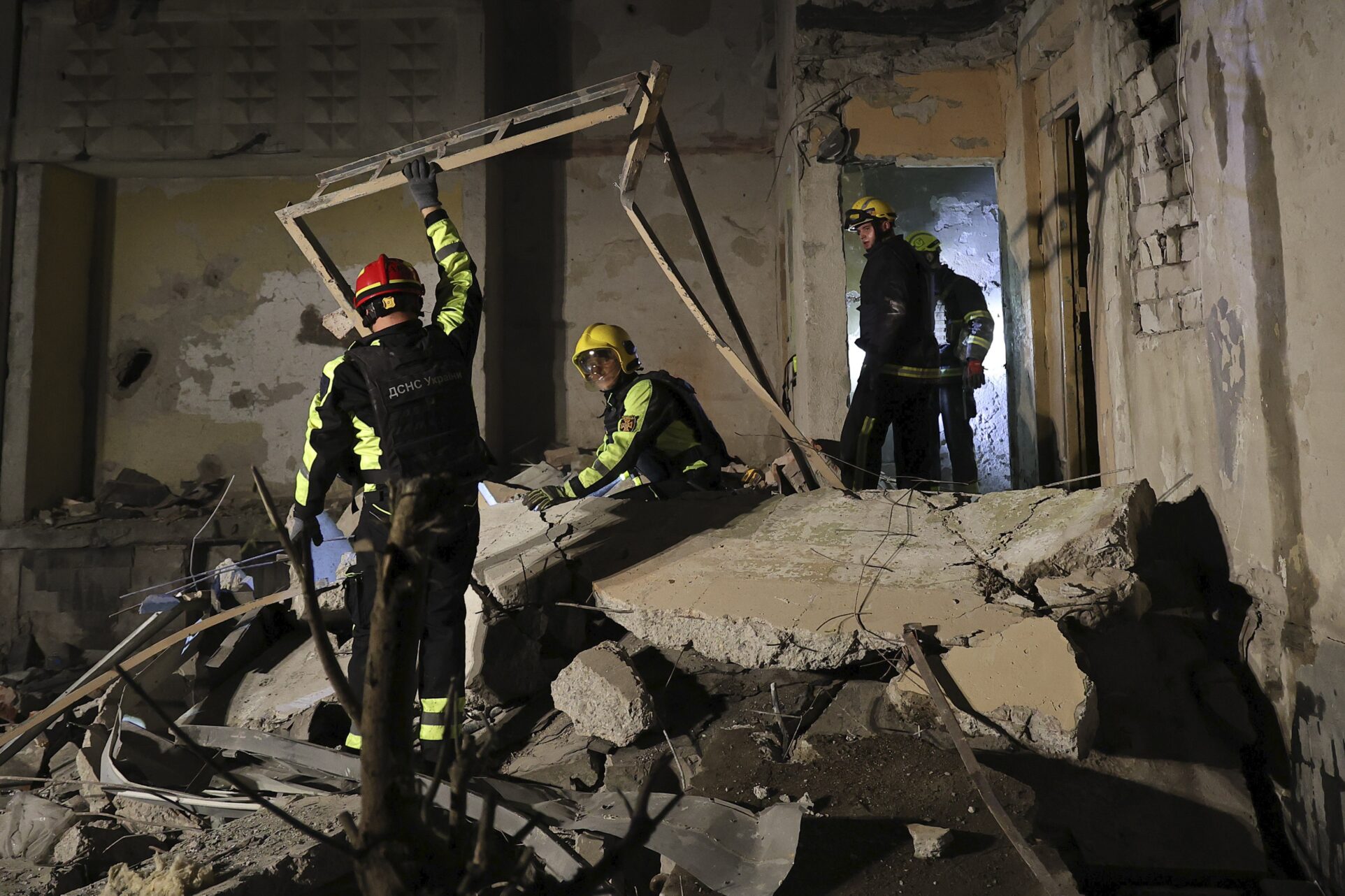 Rússia bombardeia Kharkiv pela segunda noite consecutiva, diz Ucrânia