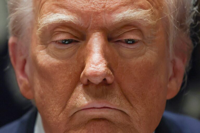 Trump ameaça impor tarifas de até 50% sobre petróleo russo se Putin não chegar à acordo sobre Ucrânia