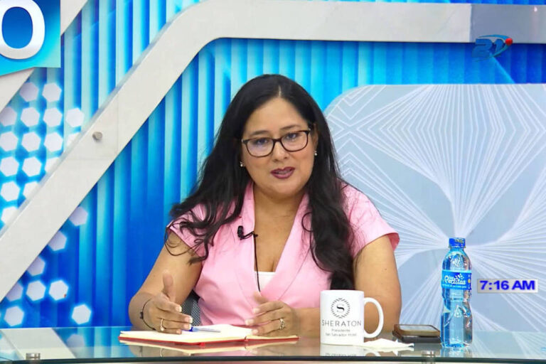 El Salvador prende advogada que denuncia abusos contra imigrantes venezuelanos