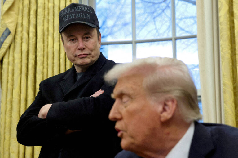 Trump admite impacto devastador de seus próprios cortes na ajuda externa