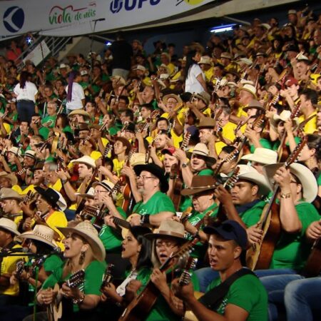 Guinness Book registra maior orquestra de viola do mundo durante evento em Uberlândia