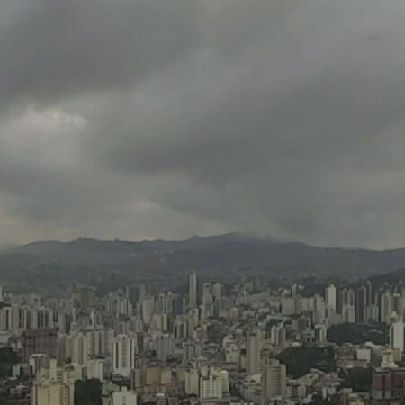 Céu nublado marca início da semana em cidades da Zona da Mata e Campo das Vertentes